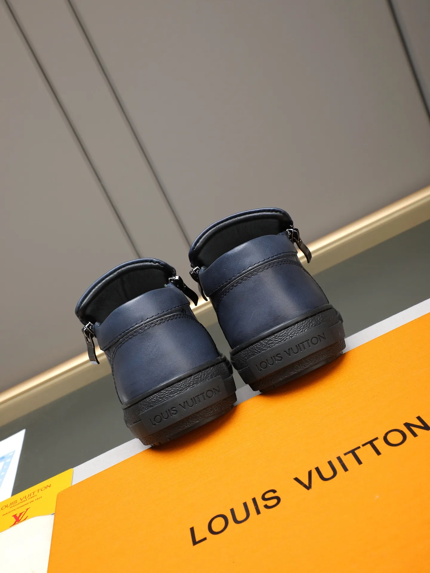 The main recommended model👍👍👍PP440 is the new LOUIS VUITTON [Luden Yiwei]——LV upper [Lv]🇮🇹Imported first-layer cowhide embossed🇩🇪Breathable sheep lining ➕Non-slip and wear-resistant outsole. Every man's identity is reflected in his elegant and stable upper shoes🚶🏻🚶🏻📯 No matter the wind or rain, the shoe last remains unchanged and can stand the test of time🔍️. ——Code number: 38-44 (45 can be customized)